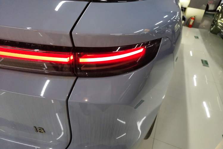 Used Li Auto i8 2025 Model Standard Version Exterior 3