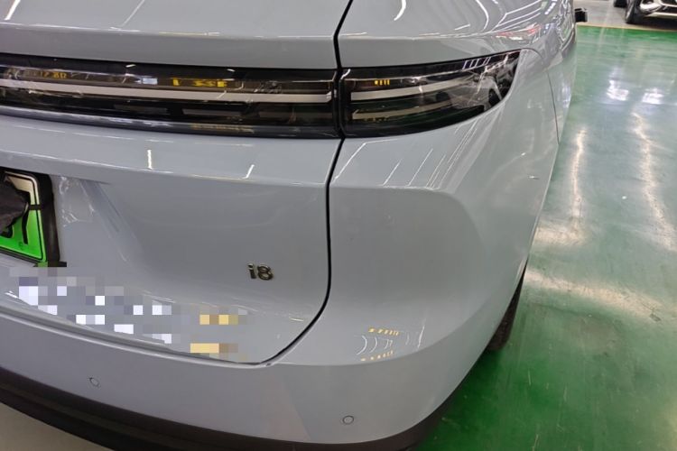 Used Li Auto i8 2025 Model Standard Version Exterior 3