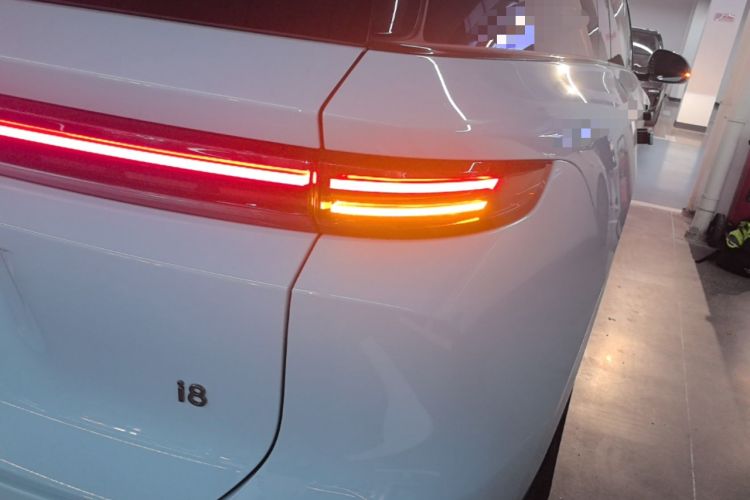 Used Li Auto i8 2025 Model Standard Version Exterior 3
