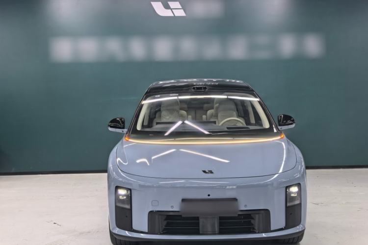 Used Li Auto i8 2025 Model Standard Version Exterior 4