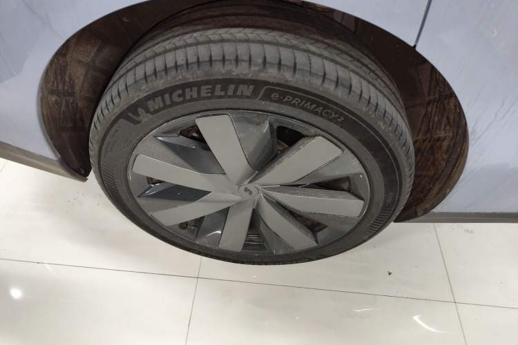 Used Li Auto i8 2025 Model Standard Version Exterior 5