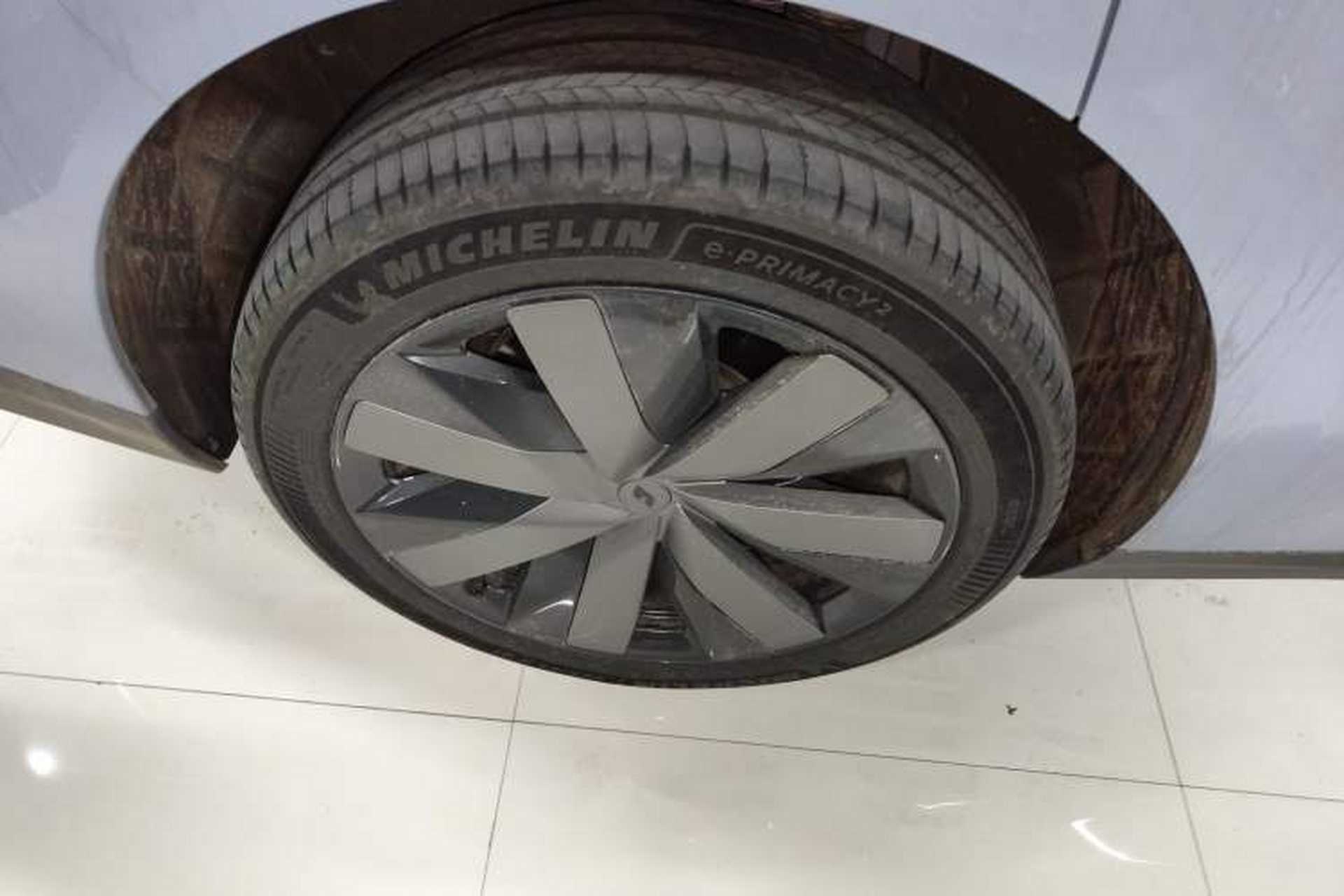 Used Li Auto i8 2025 Model Standard Version Exterior 5