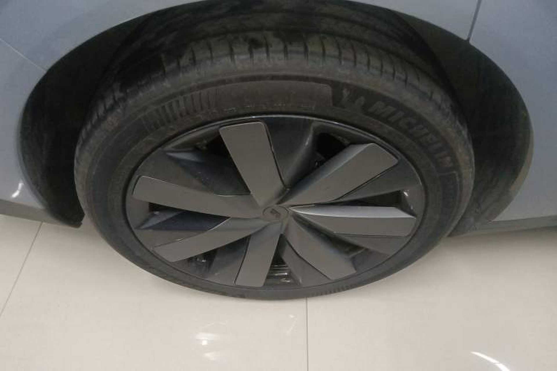 Used Li Auto i8 2025 Model Standard Version Exterior 5