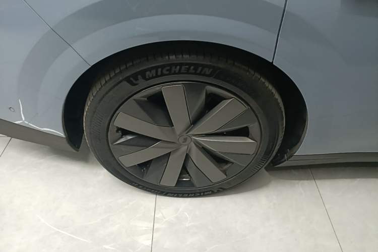 Used Li Auto i8 2025 Model Standard Version Exterior 5