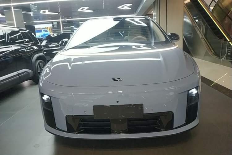 Used Li Auto i8 2025 Model Standard Version Front