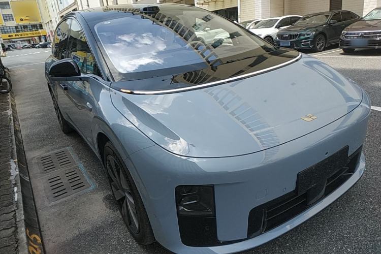 Used Li Auto i8 2025 Model Standard Version Front Right 45 Deg