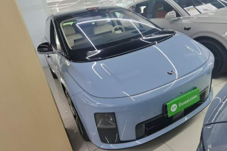 Used Li Auto i8 2025 Model Standard Version Front Right 45 Deg