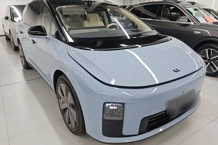 Used Li Auto i8 2025 Model Standard Version Front Right 45 Deg
