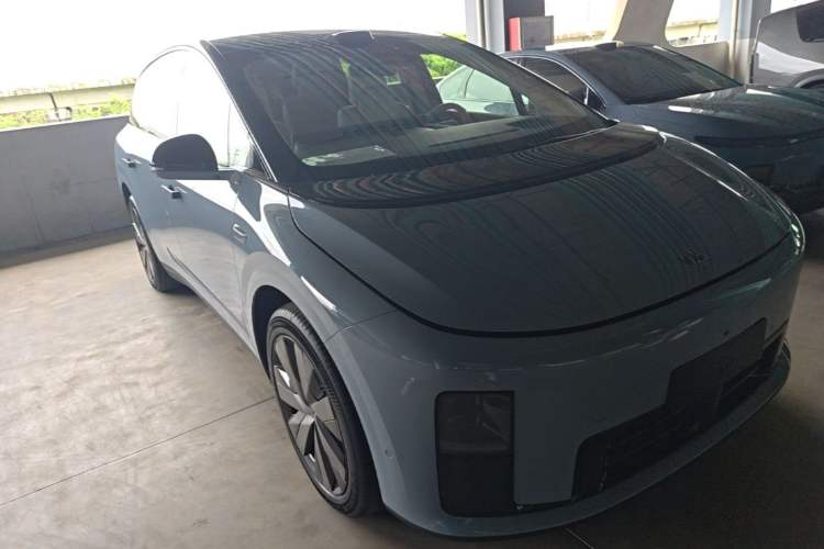 Used Li Auto i8 2025 Model Standard Version Front Right 45 Deg