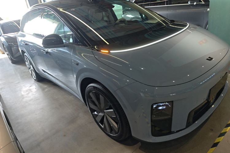 Used Li Auto i8 2025 Model Standard Version Front Right 45 Deg
