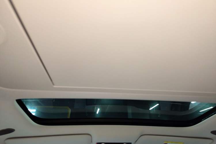 Used Li Auto i8 2025 Model Standard Version Headliner