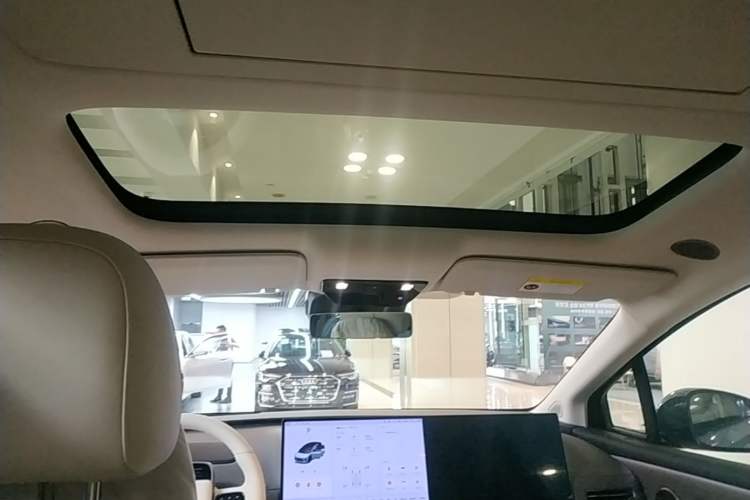 Used Li Auto i8 2025 Model Standard Version Headliner