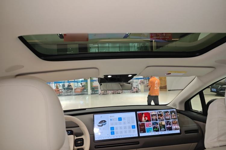 Used Li Auto i8 2025 Model Standard Version Headliner