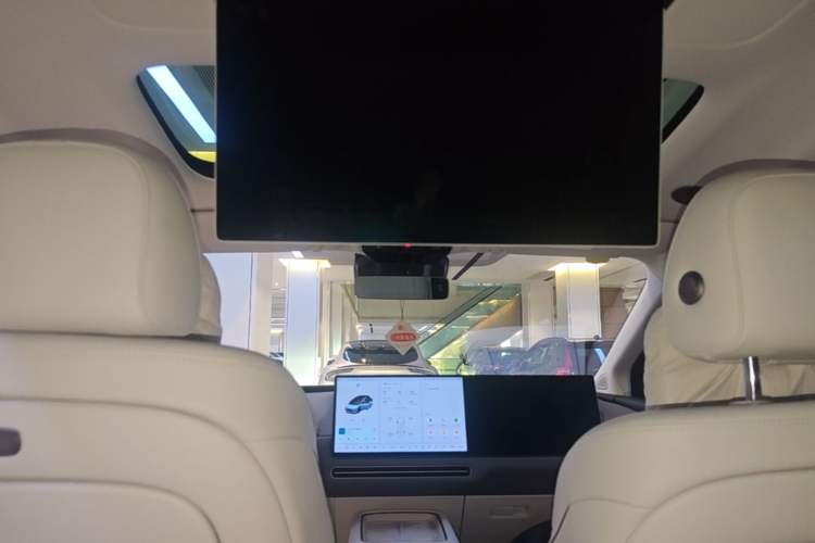 Used Li Auto i8 2025 Model Standard Version Headliner