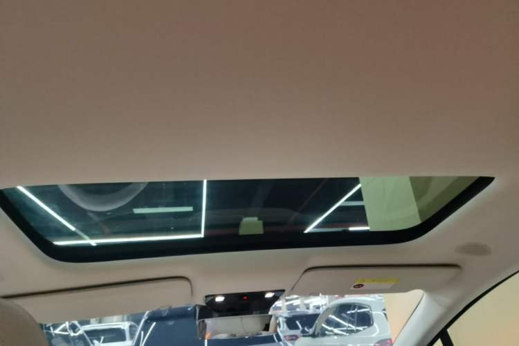 Used Li Auto i8 2025 Model Standard Version Headliner