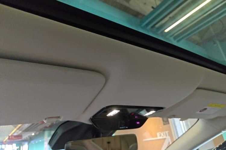 Used Li Auto i8 2025 Model Standard Version Headliner