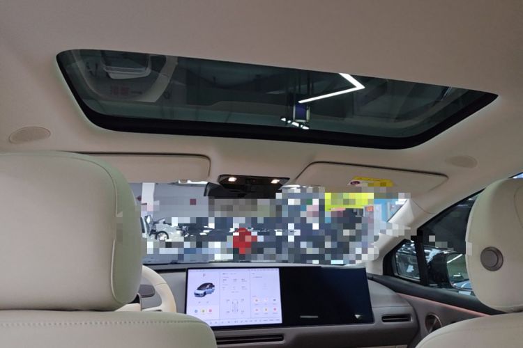 Used Li Auto i8 2025 Model Standard Version Headliner