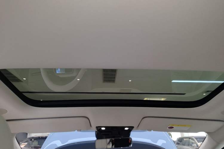 Used Li Auto i8 2025 Model Standard Version Headliner