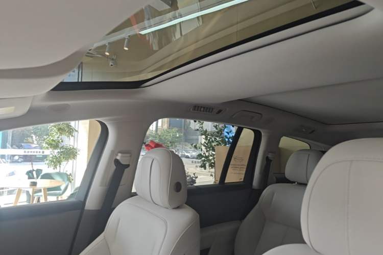 Used Li Auto i8 2025 Model Standard Version Headliner