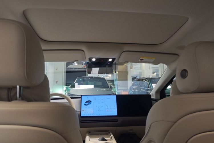Used Li Auto i8 2025 Model Standard Version Headliner