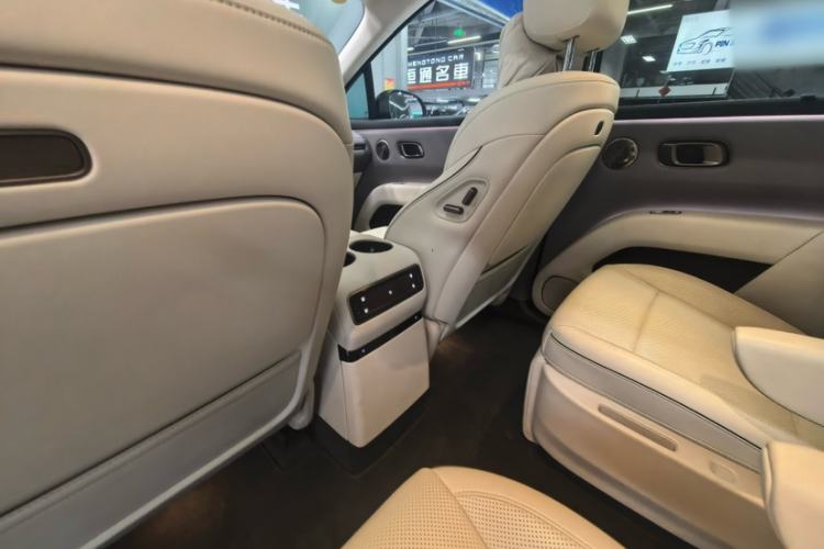 Used Li Auto i8 2025 Model Standard Version Interior 10