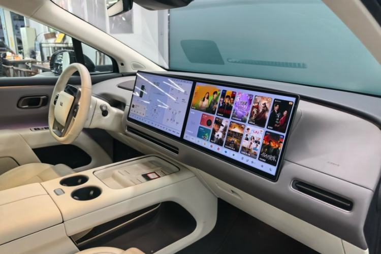 Used Li Auto i8 2025 Model Standard Version Interior 12