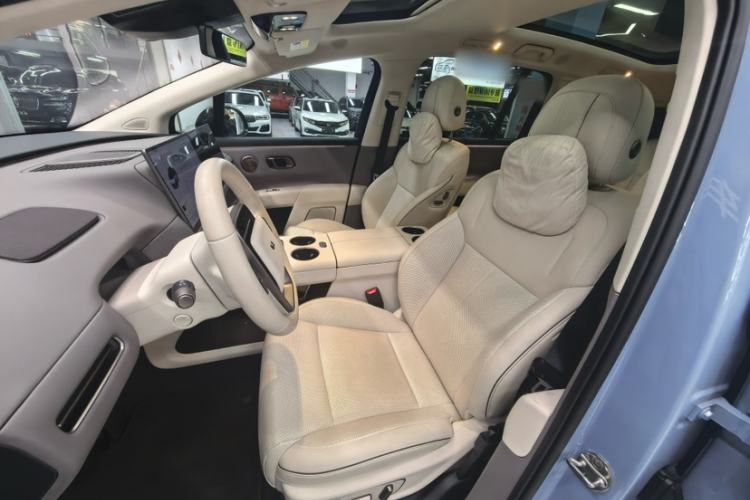 Used Li Auto i8 2025 Model Standard Version Interior 2