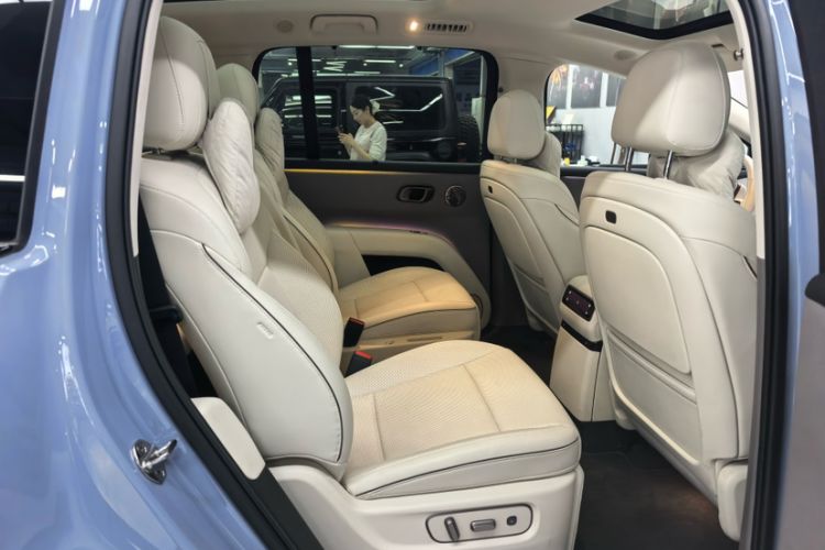 Used Li Auto i8 2025 Model Standard Version Interior 6