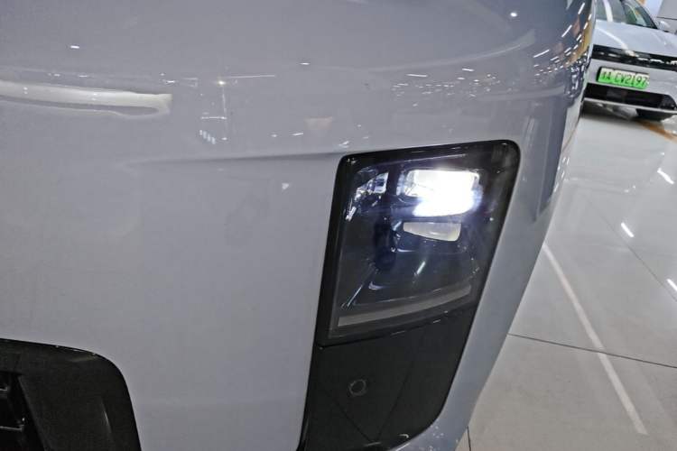 Used Li Auto i8 2025 Model Standard Version Left Front Headlight