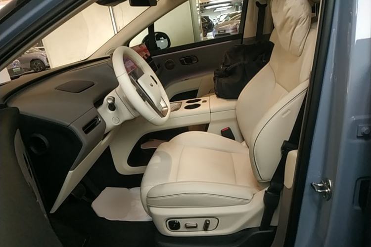 Used Li Auto i8 2025 Model Standard Version Left Front Seat