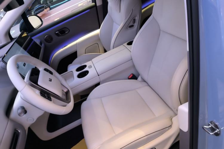 Used Li Auto i8 2025 Model Standard Version Left Front Seat
