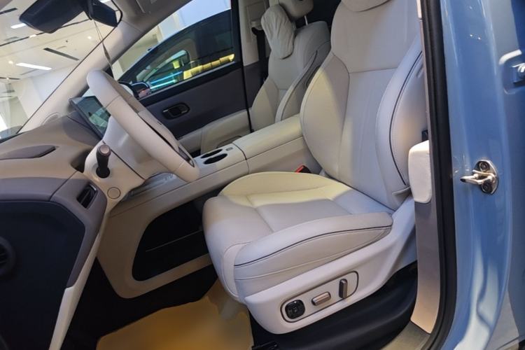 Used Li Auto i8 2025 Model Standard Version Left Front Seat