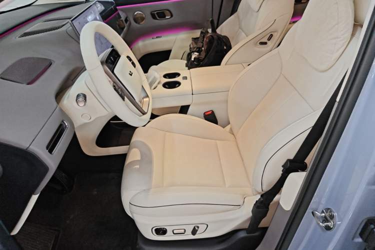 Used Li Auto i8 2025 Model Standard Version Left Front Seat