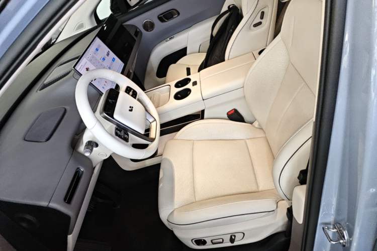 Used Li Auto i8 2025 Model Standard Version Left Front Seat