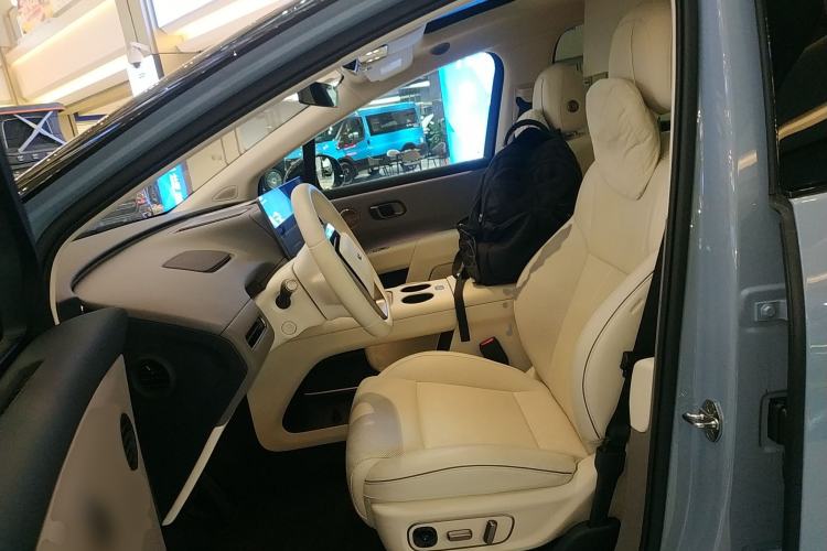 Used Li Auto i8 2025 Model Standard Version Left Front Seat