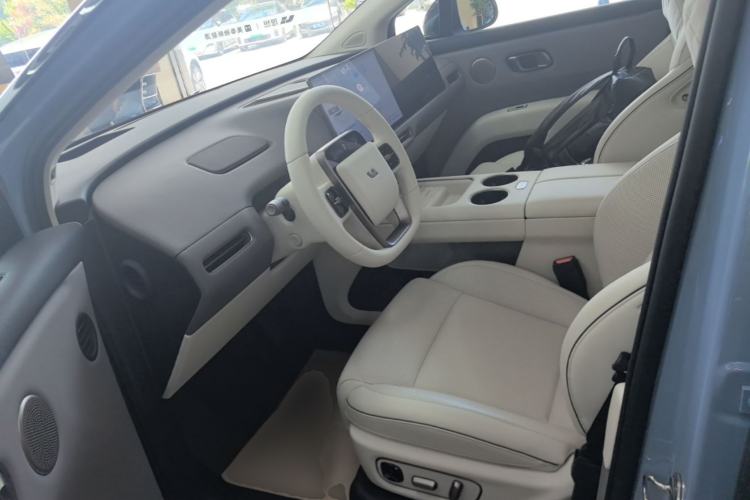 Used Li Auto i8 2025 Model Standard Version Left Front Seat
