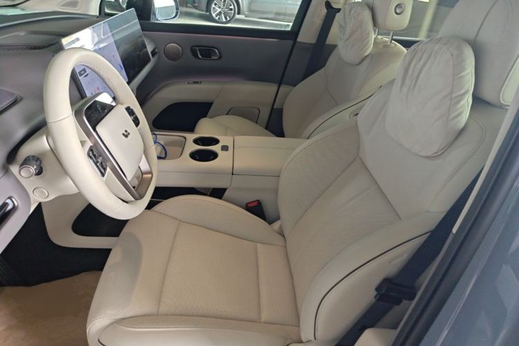 Used Li Auto i8 2025 Model Standard Version Left Front Seat