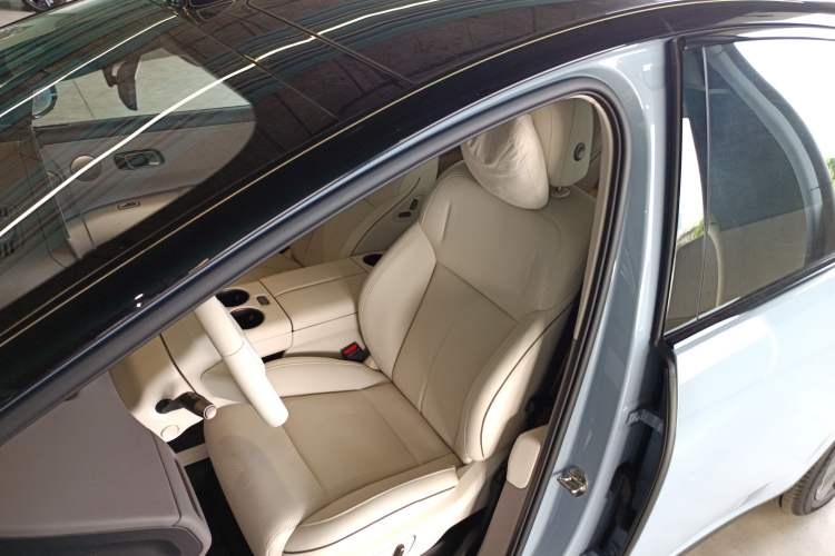 Used Li Auto i8 2025 Model Standard Version Left Front Seat