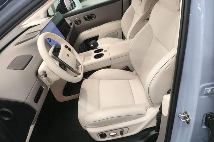 Used Li Auto i8 2025 Model Standard Version Left Front Seat