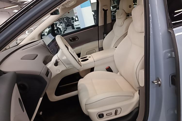 Used Li Auto i8 2025 Model Standard Version Left Front Seat