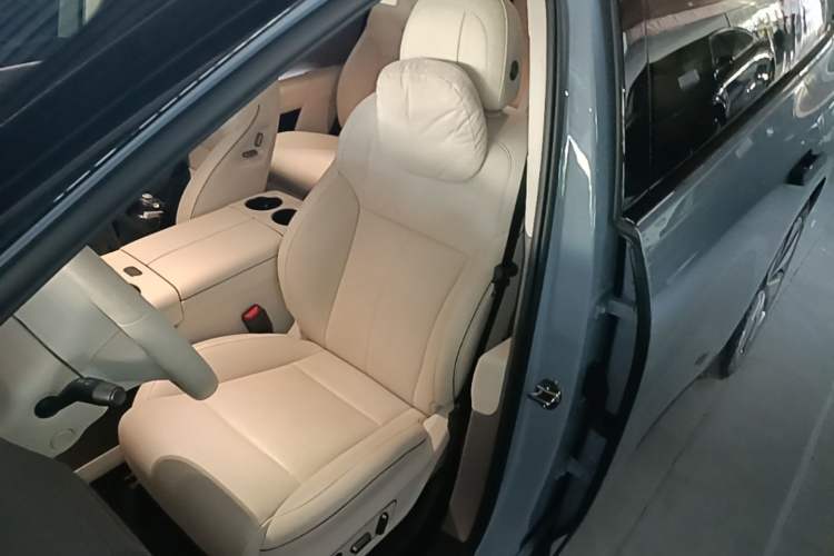 Used Li Auto i8 2025 Model Standard Version Left Front Seat
