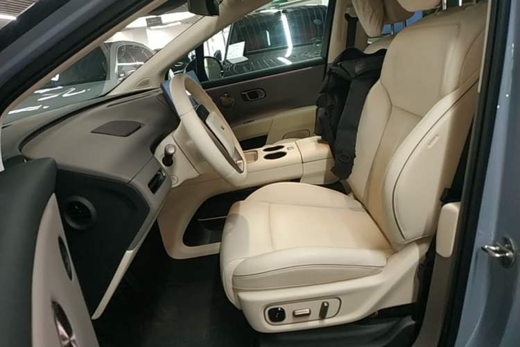 Used Li Auto i8 2025 Model Standard Version Left Front Seat