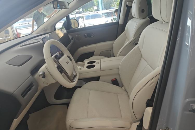 Used Li Auto i8 2025 Model Standard Version Left Front Seat