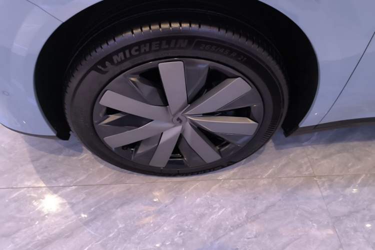 Used Li Auto i8 2025 Model Standard Version Left Front Wheel Hub