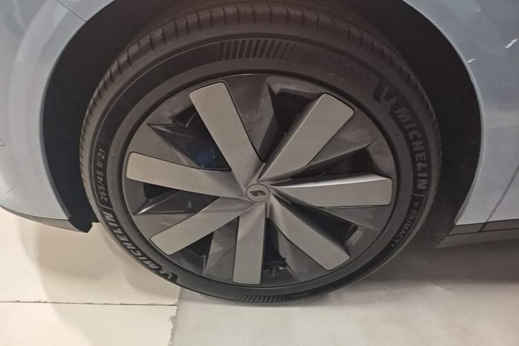Used Li Auto i8 2025 Model Standard Version Left Front Wheel Hub