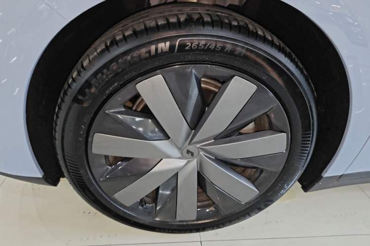 Used Li Auto i8 2025 Model Standard Version Left Front Wheel Hub
