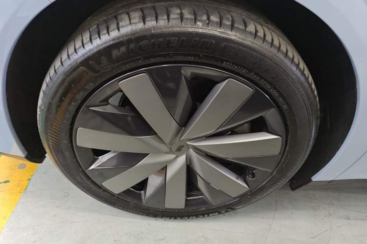 Used Li Auto i8 2025 Model Standard Version Left Front Wheel Hub