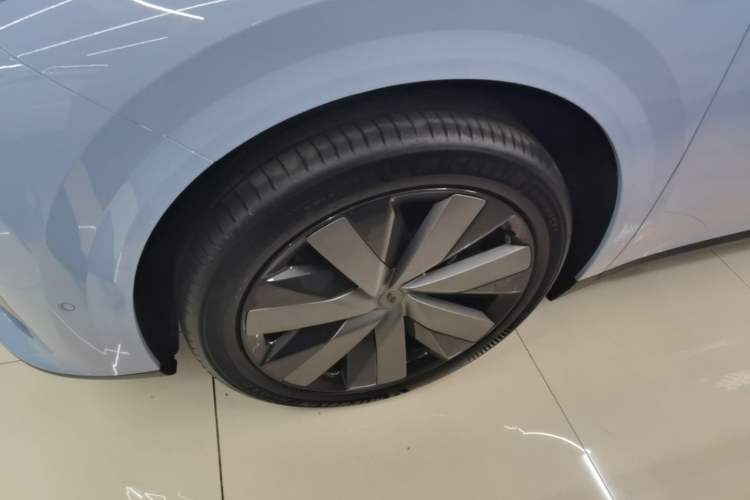 Used Li Auto i8 2025 Model Standard Version Left Front Wheel Hub