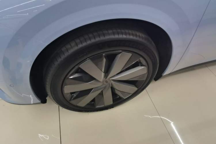 Used Li Auto i8 2025 Model Standard Version Left Front Wheel Hub