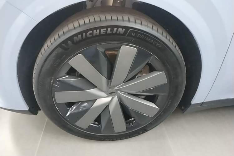 Used Li Auto i8 2025 Model Standard Version Left Front Wheel Hub